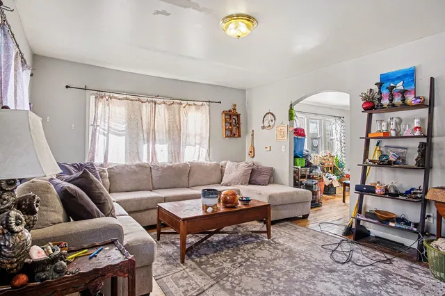 $279,900 | 3547 Carlton Avenue Northeast, Grand Rapids, MI 49525