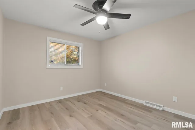 $3,000 | 1900 East Knox Street, Peoria, IL 61603