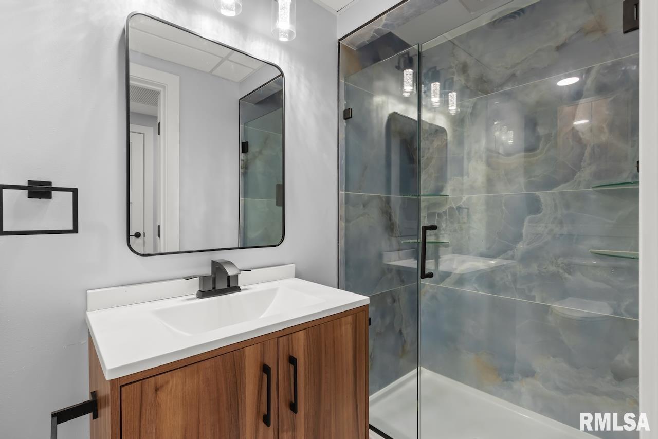 1900 East Knox Street Peoria, IL 61603 - Photo 19 of 34