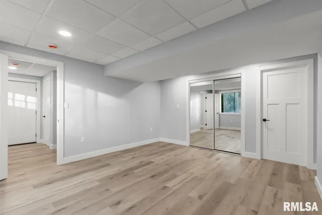 $3,000 | 1900 East Knox Street, Peoria, IL 61603