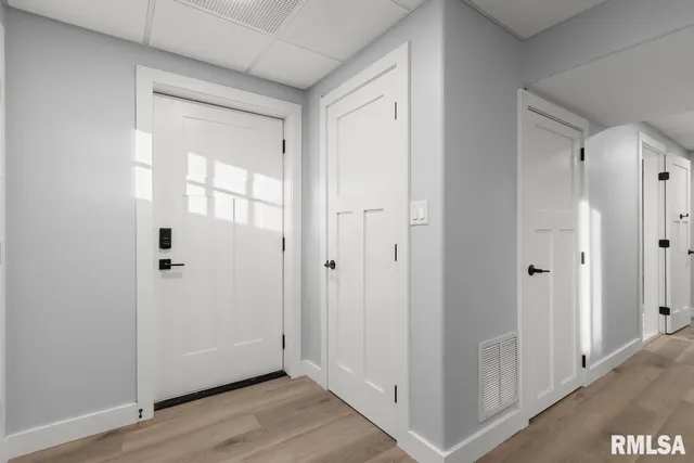 $3,000 | 1900 East Knox Street, Peoria, IL 61603