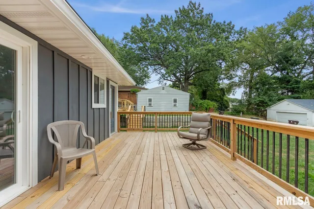 $3,000 | 1900 East Knox Street, Peoria, IL 61603