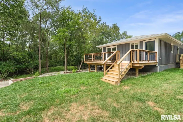 $3,000 | 1900 East Knox Street, Peoria, IL 61603