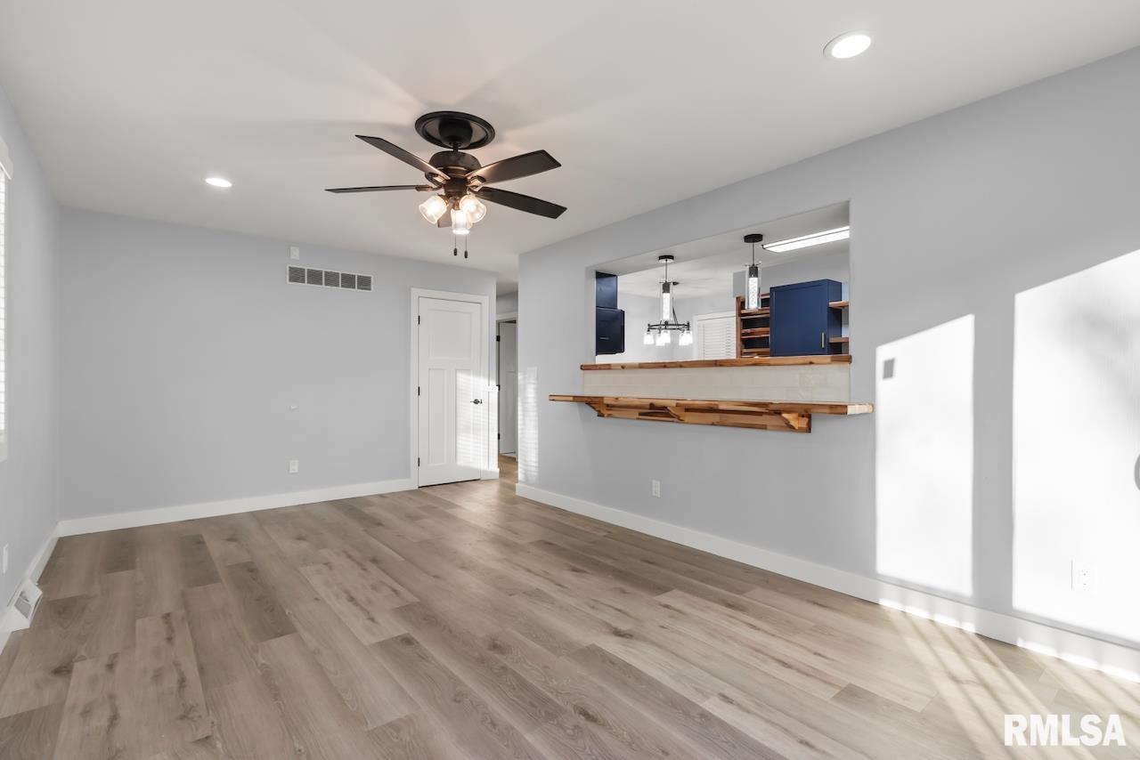 1900 East Knox Street Peoria, IL 61603 - Photo 4 of 34