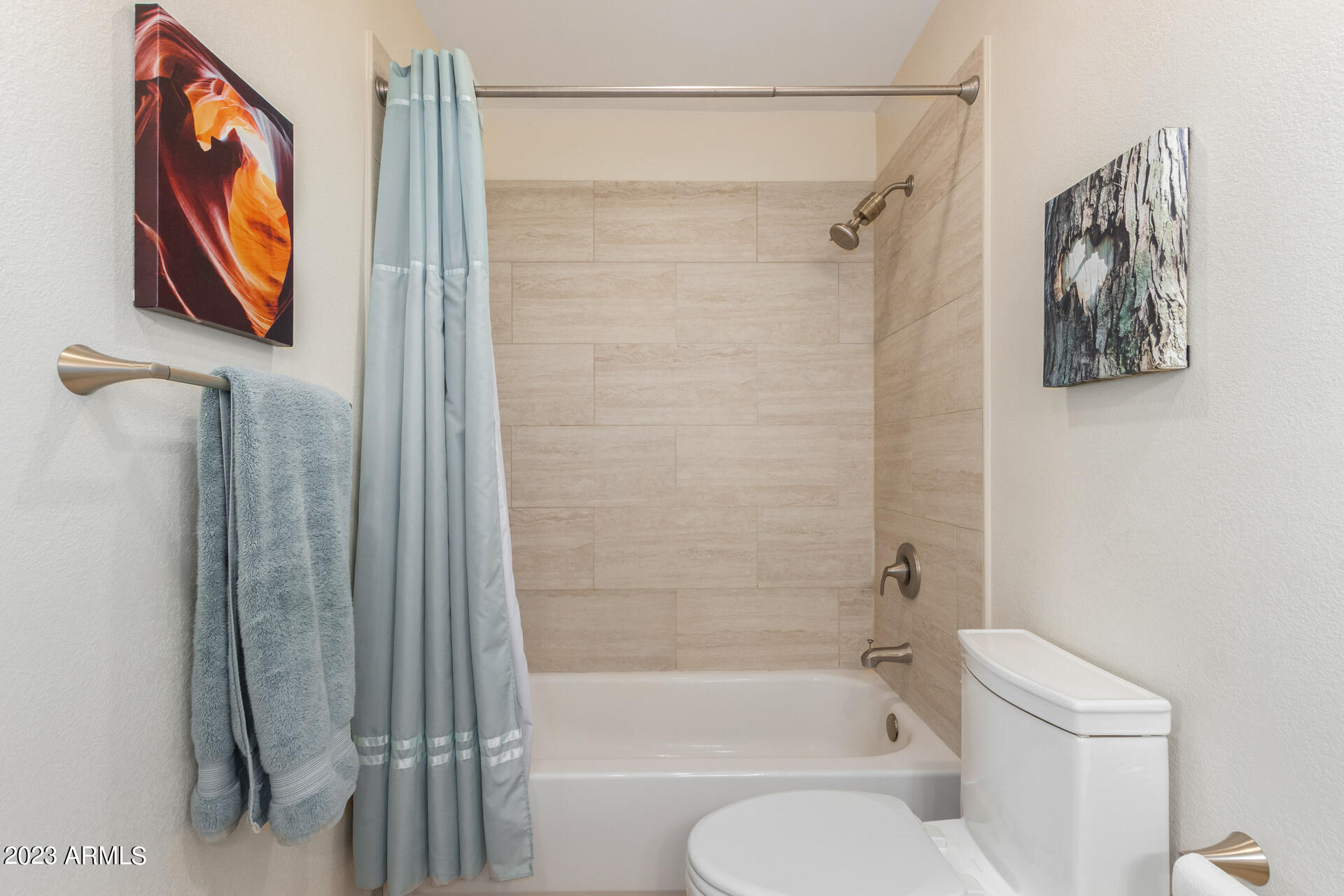 5525 East Thomas Road, Unit E8 Phoenix, AZ 85018 - Photo 20 of 44 Bathroom 2