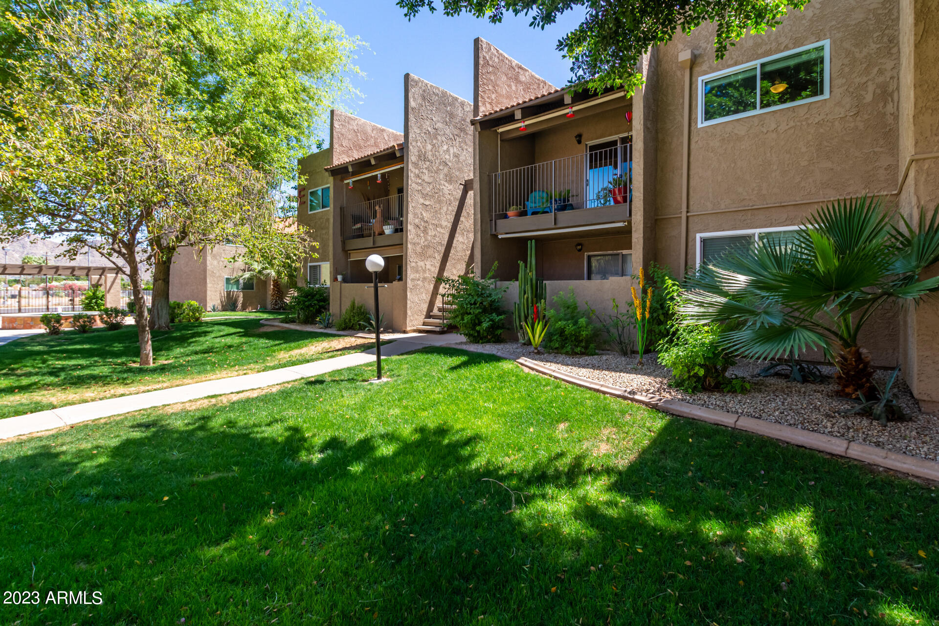 5525 East Thomas Road, Unit E8 Phoenix, AZ 85018 - Photo 2 of 44 Front of unit 2