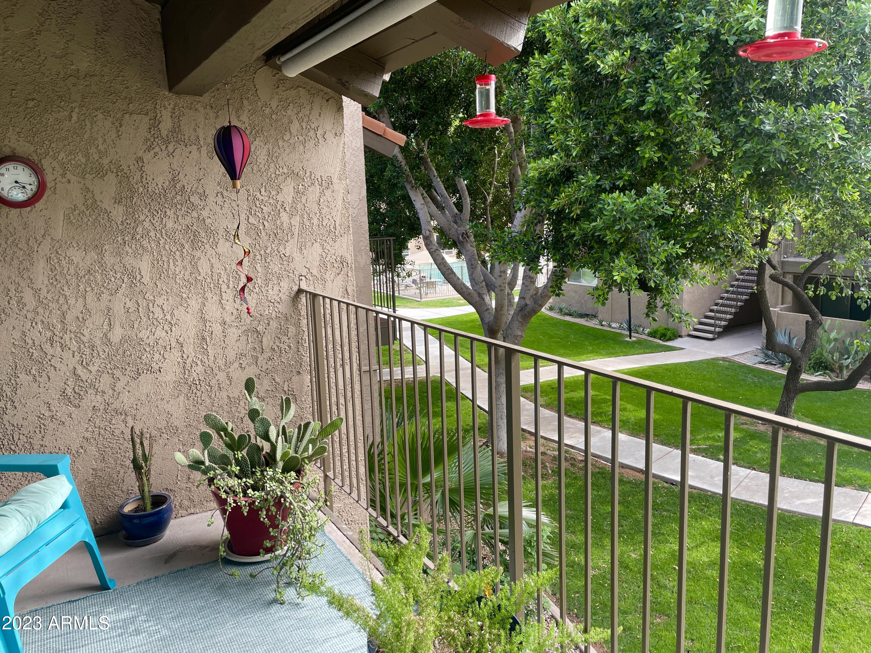 5525 East Thomas Road, Unit E8 Phoenix, AZ 85018 - Photo 27 of 44 View of community pool from balcony