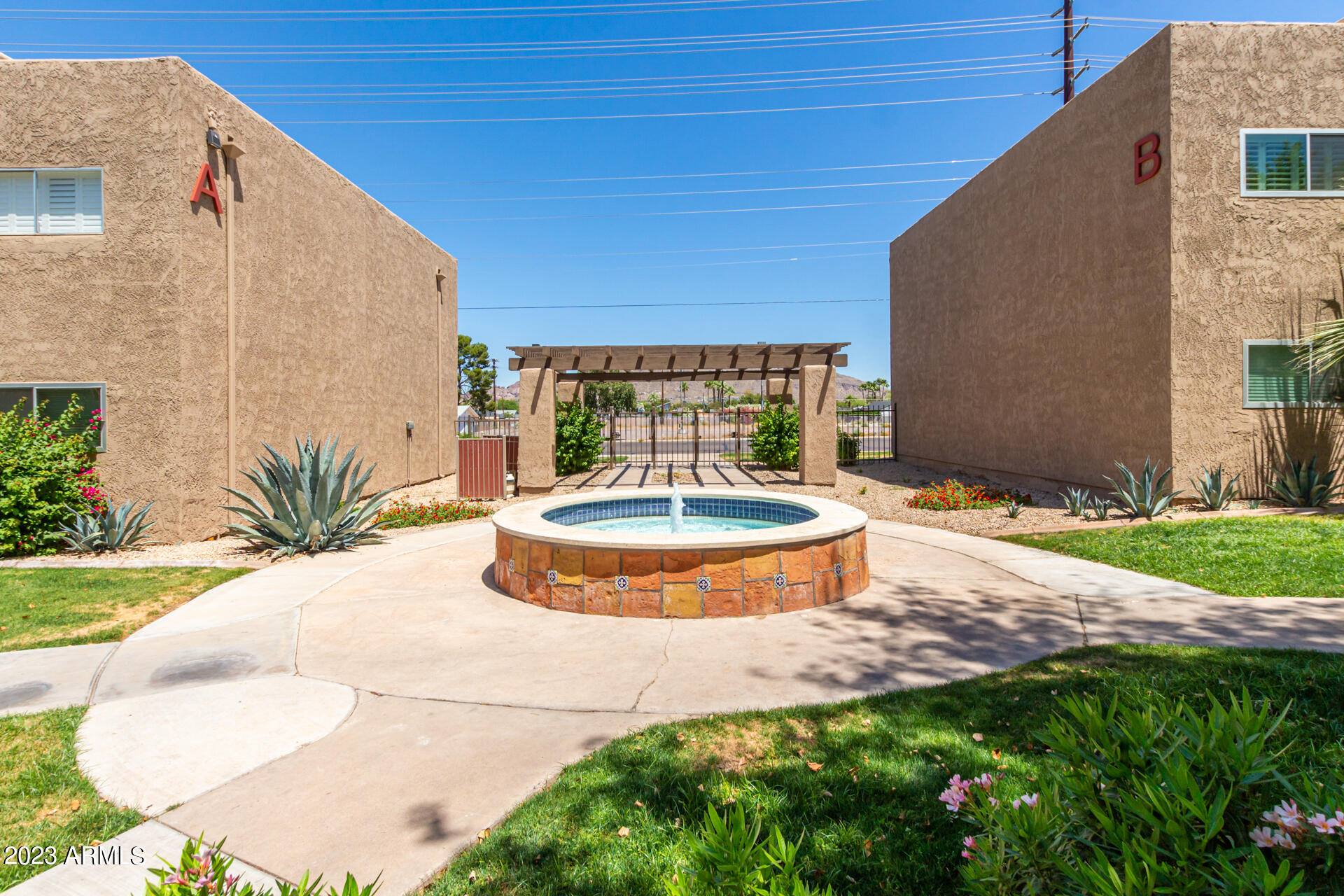 5525 East Thomas Road, Unit E8 Phoenix, AZ 85018 - Photo 30 of 44 Fountain