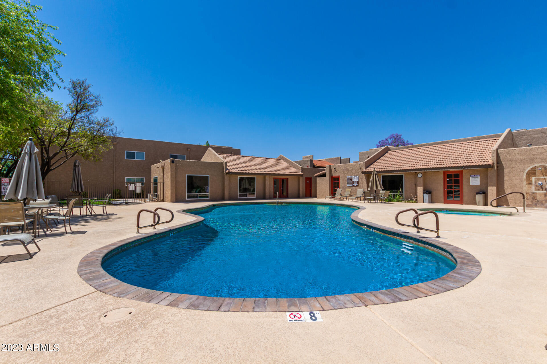 5525 East Thomas Road, Unit E8 Phoenix, AZ 85018 - Photo 33 of 44 Community pool 2