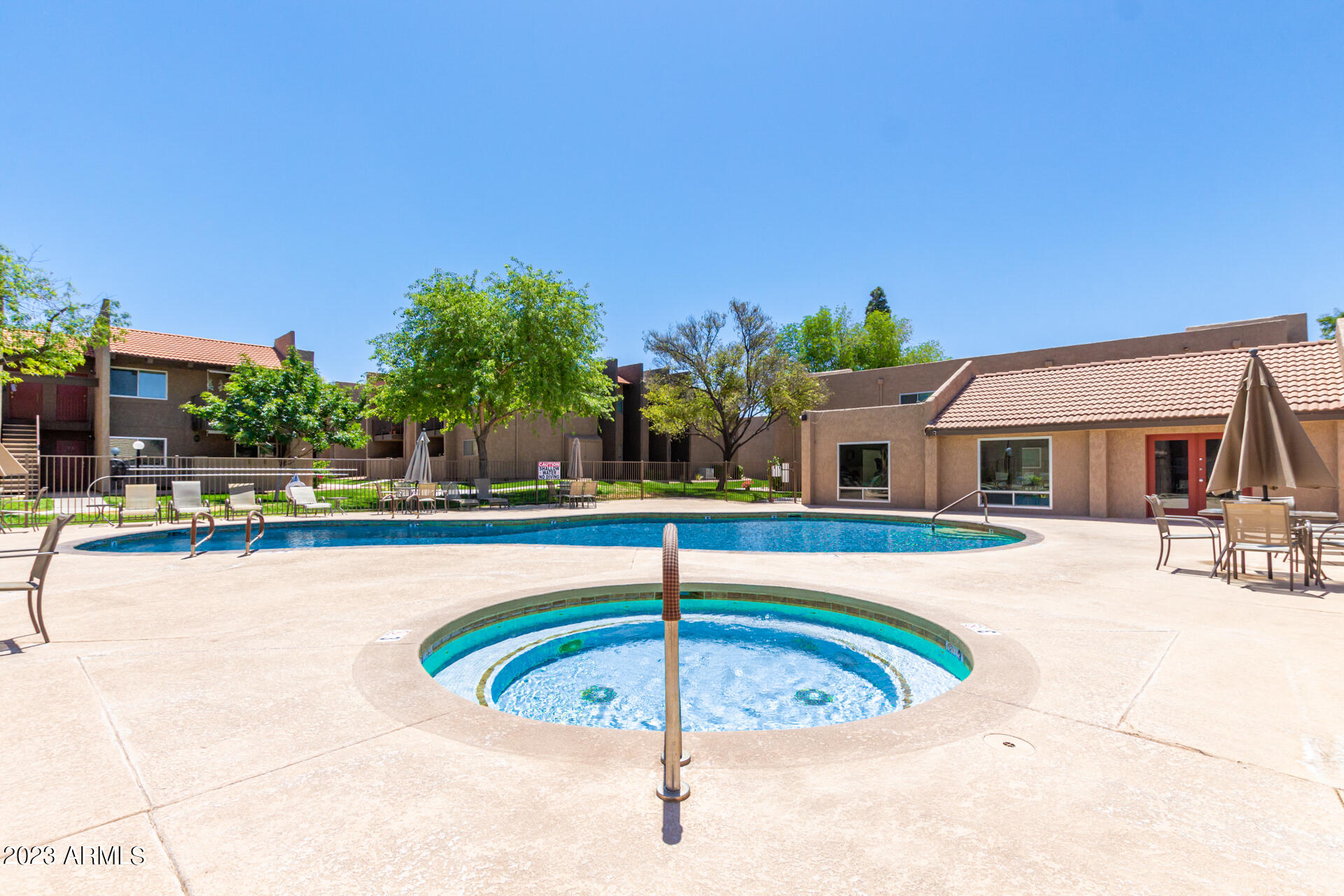 5525 East Thomas Road, Unit E8 Phoenix, AZ 85018 - Photo 34 of 44 Community spa