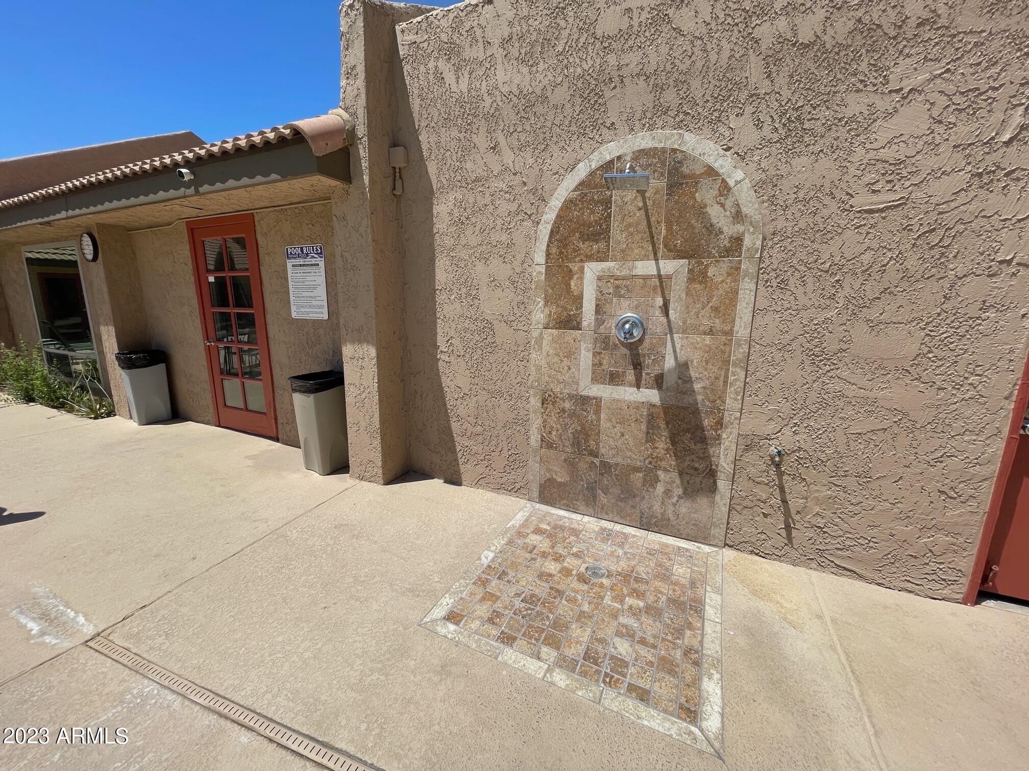 5525 East Thomas Road, Unit E8 Phoenix, AZ 85018 - Photo 35 of 44 Outdoor shower