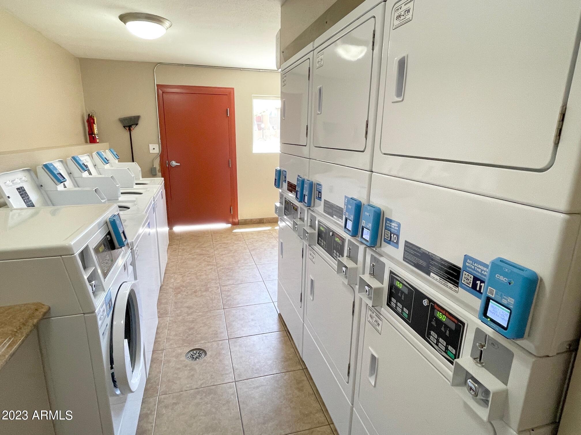 5525 East Thomas Road, Unit E8 Phoenix, AZ 85018 - Photo 38 of 44 Coin-op laundry 2