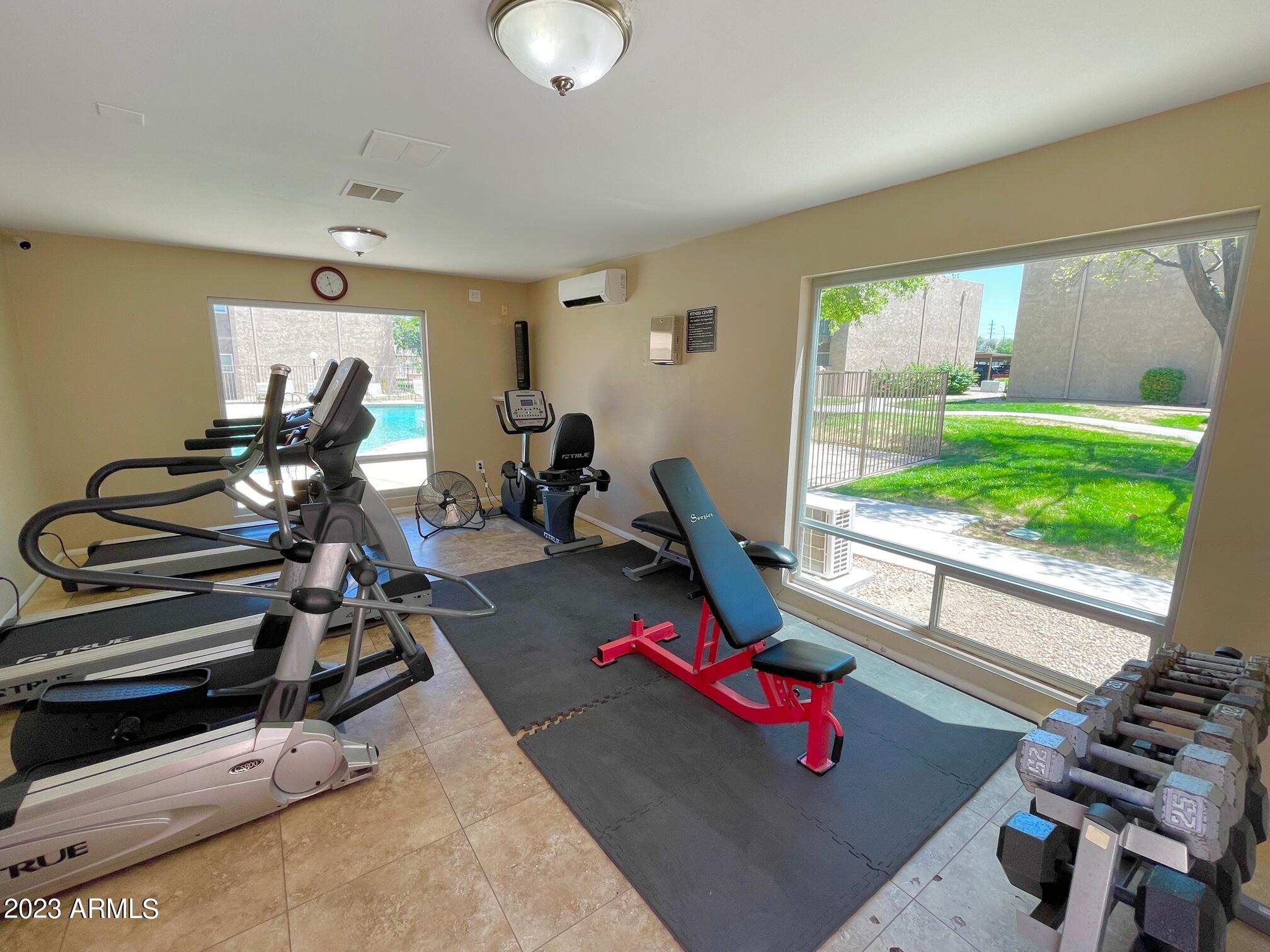5525 East Thomas Road, Unit E8 Phoenix, AZ 85018 - Photo 39 of 44 Exercise room