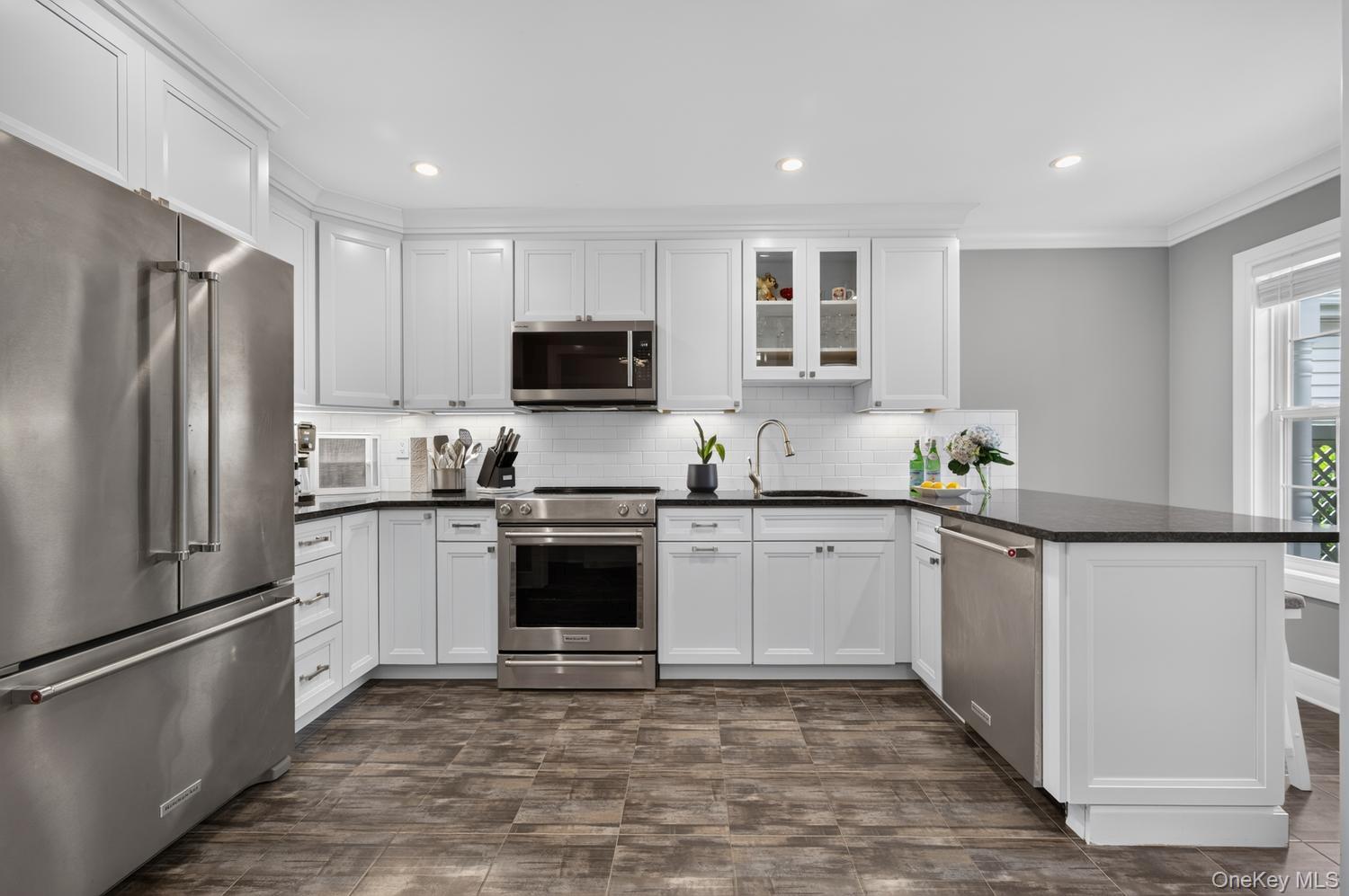 108 Spring Road Huntington, NY 11743 - Photo 5 of 30 Gallery Image 5