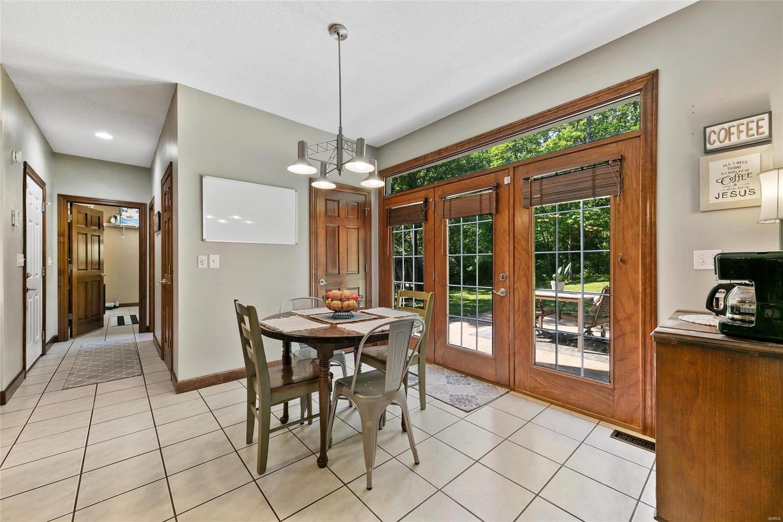 6204 Mohawk Trail Waterloo, IL 62298 - Photo 17 of 57 Gallery Image 17