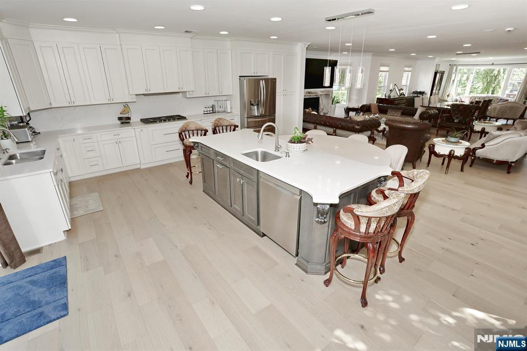 169 Woodward Avenue Rutherford, NJ 07070 - Photo 9 of 30 Gallery Image 9