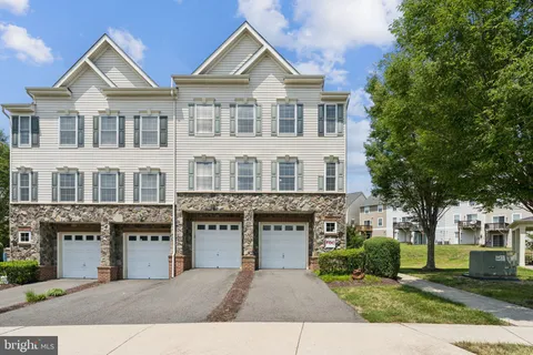 $425,000 | 2807 Chinkapin Oak Lane, Woodbridge, VA 22191
