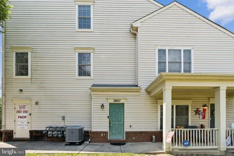 $425,000 | 2807 Chinkapin Oak Lane, Woodbridge, VA 22191