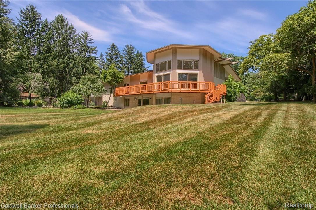 18878 Hannan Road New Boston, MI 48164 - Photo 37 of 42 037-Rear_2nd_View.jpg