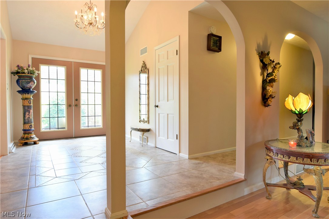 229 Pheasant Run Road Southeast Warren, OH 44484 - Photo 3 of 35 Gallery Image 3