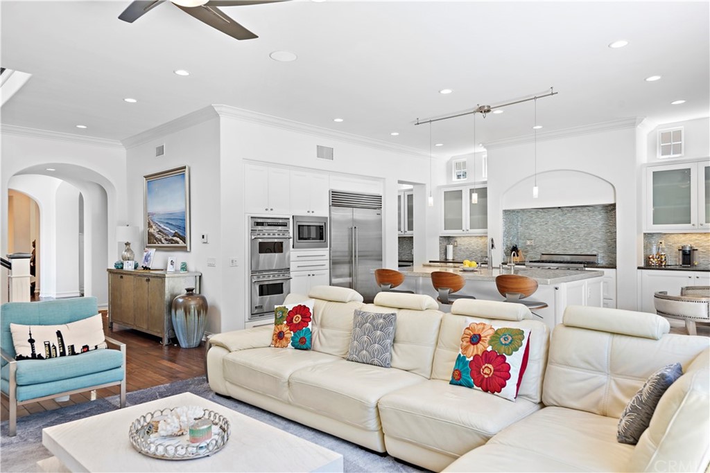 23 Peppertree Newport Beach, CA 92660 - Photo 9 of 42