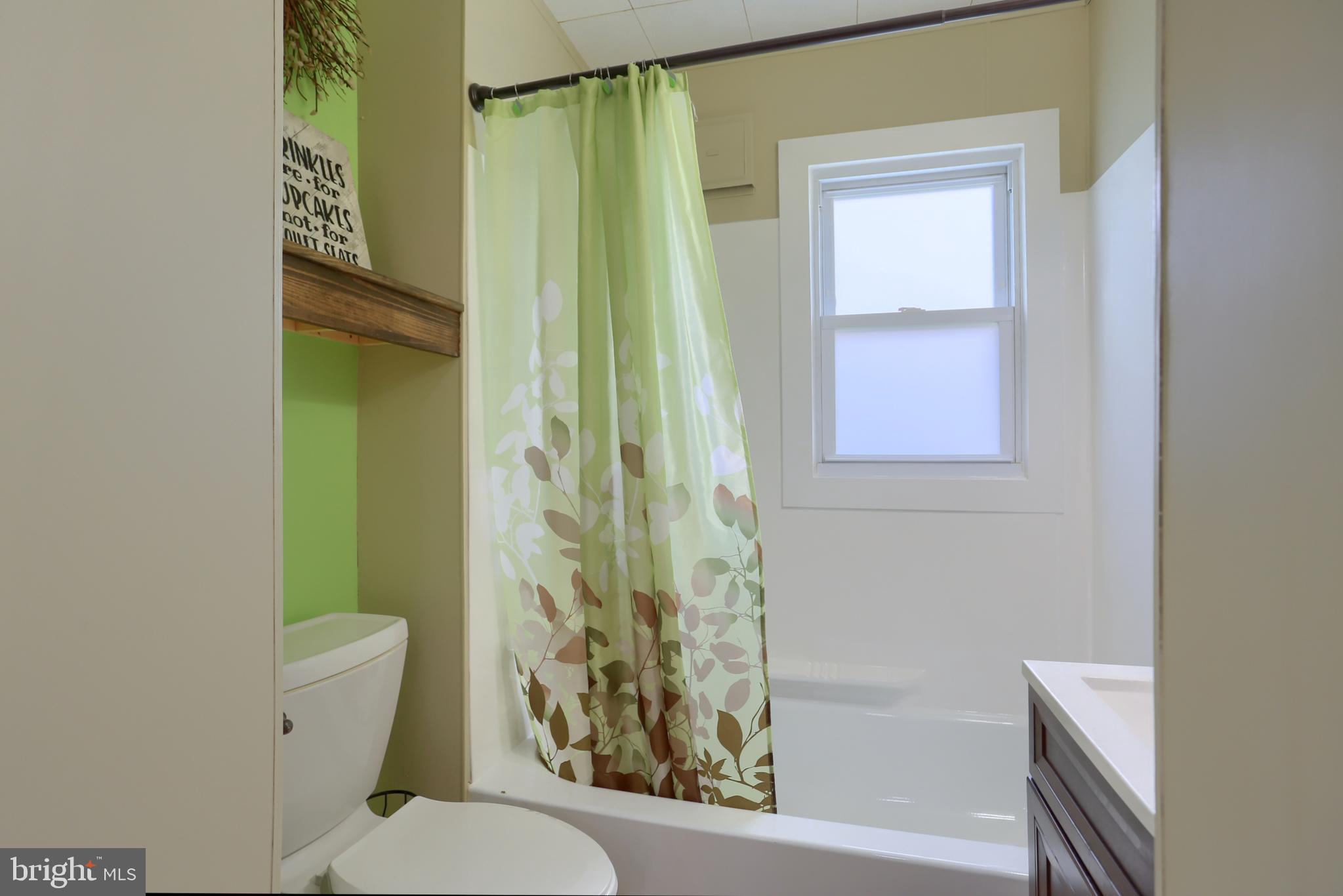 6239 Appletown Road Boonsboro, MD 21713 - Photo 12 of 39 Full bathroom on the main level