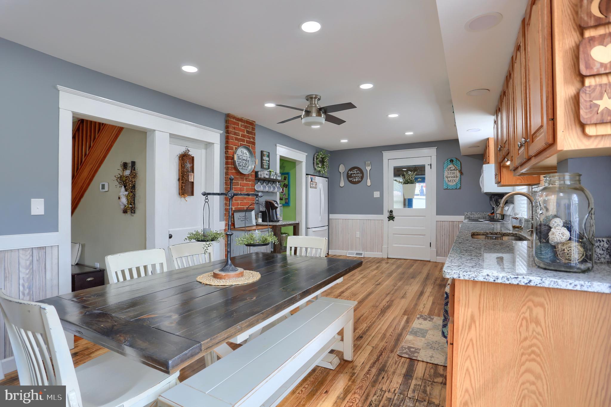 6239 Appletown Road Boonsboro, MD 21713 - Photo 8 of 39 Eat in kitchen