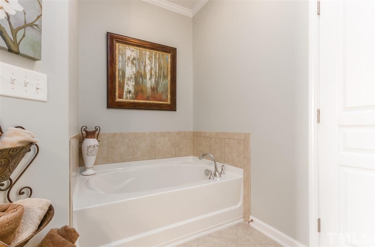 10107 Glen Autumn Road Raleigh, NC 27617 - Photo 11 of 25 Gallery Image 11