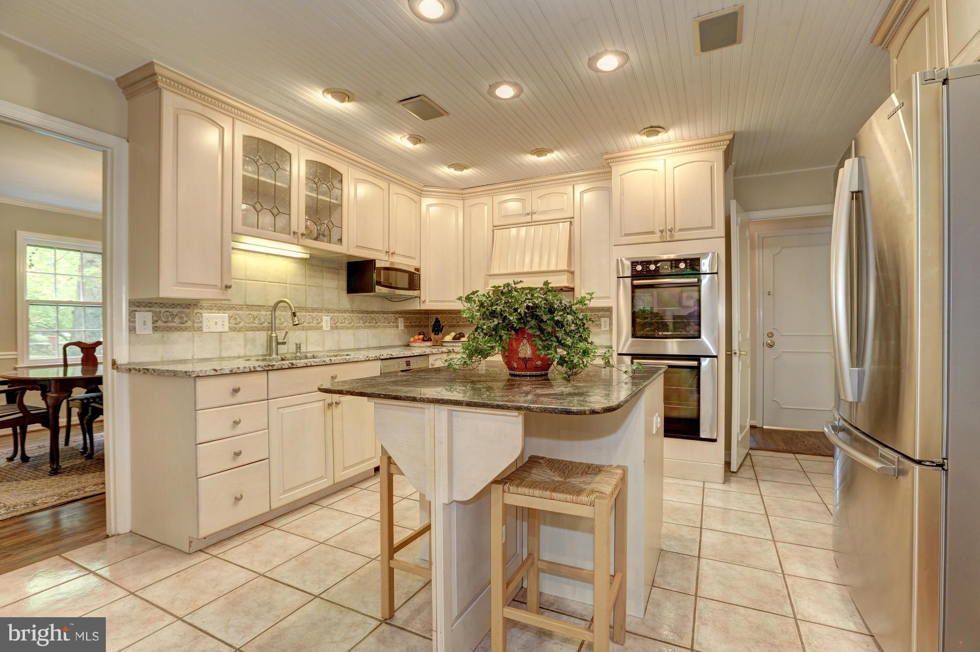 11909 Hunting Ridge Court Potomac, MD 20854 - Photo 11 of 27 Kitchen