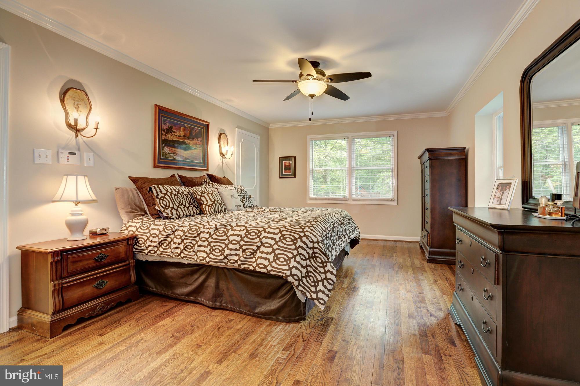 11909 Hunting Ridge Court Potomac, MD 20854 - Photo 17 of 27 Bedroom (Master)