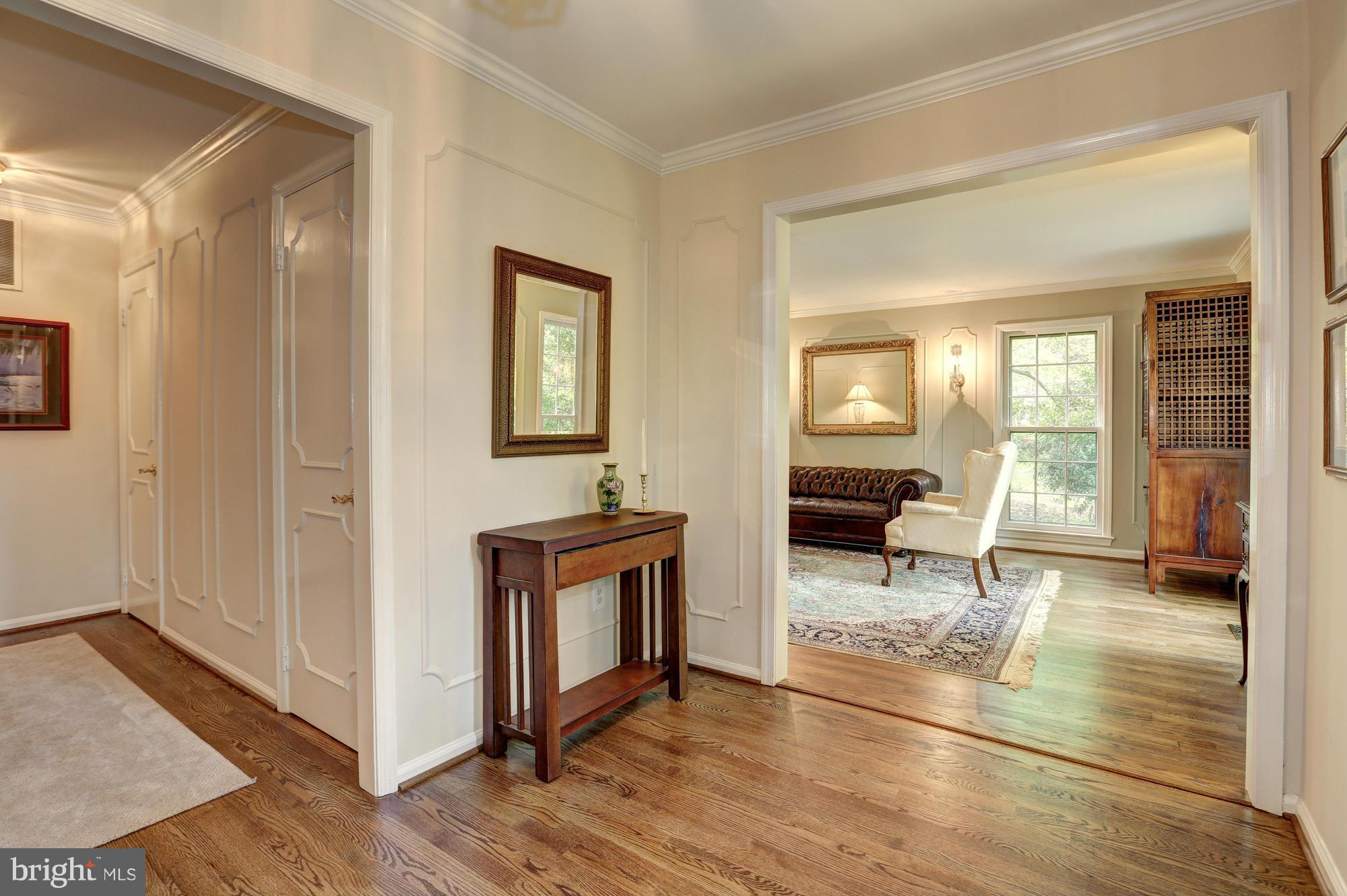 11909 Hunting Ridge Court Potomac, MD 20854 - Photo 3 of 27 Foyer and Living Room