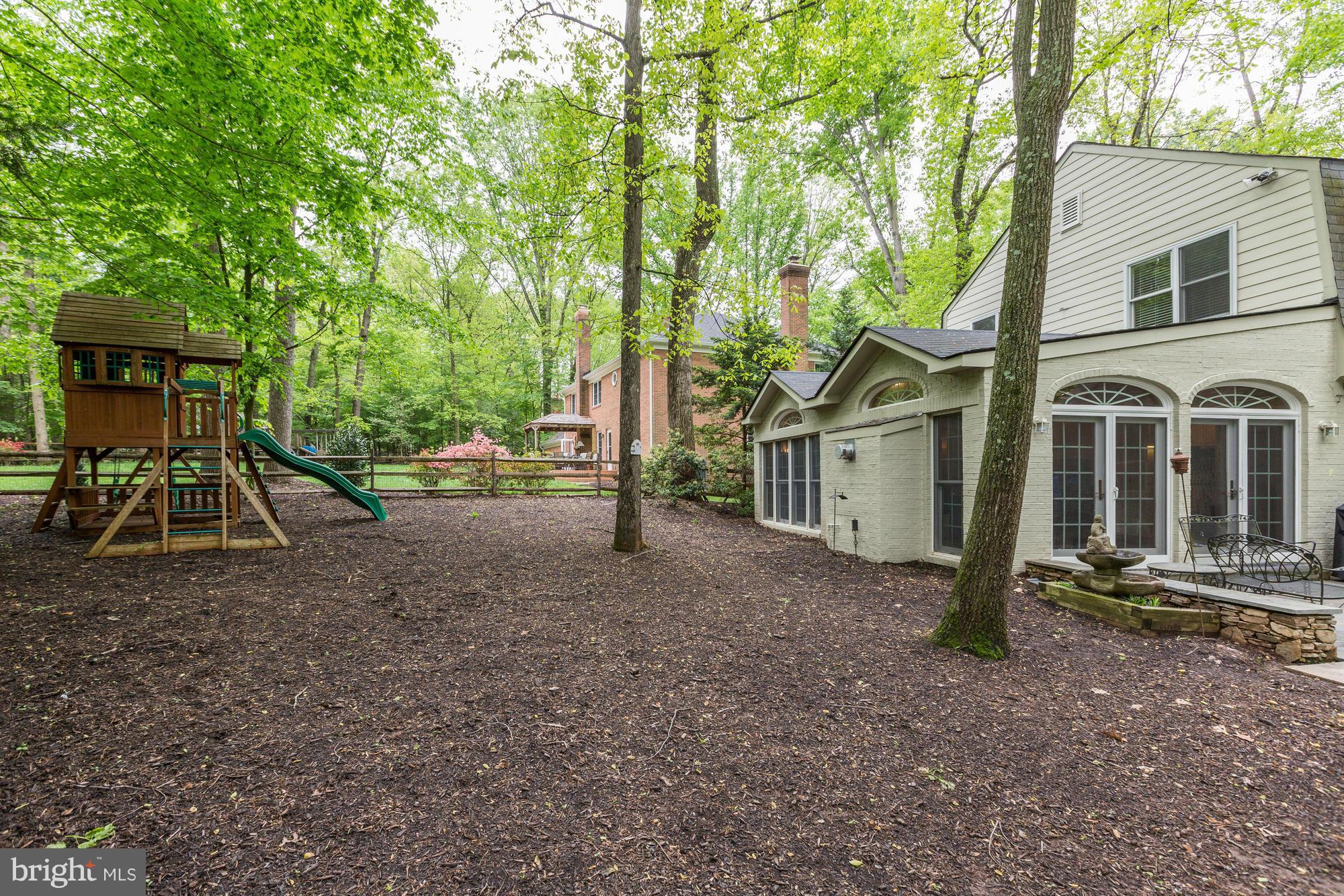 11909 Hunting Ridge Court Potomac, MD 20854 - Photo 27 of 27 Expansive Yard
