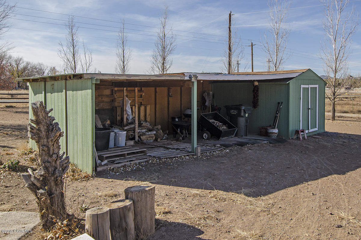 600 Rolling Hills Road Paulden, AZ 86334 - Photo 4 of 27 Shed and storage