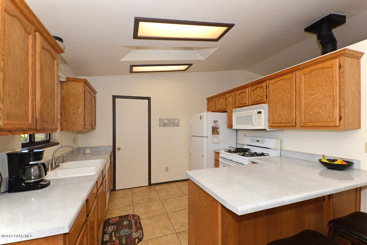 600 Rolling Hills Road Paulden, AZ 86334 - Photo 9 of 27 14 Kitchen 1