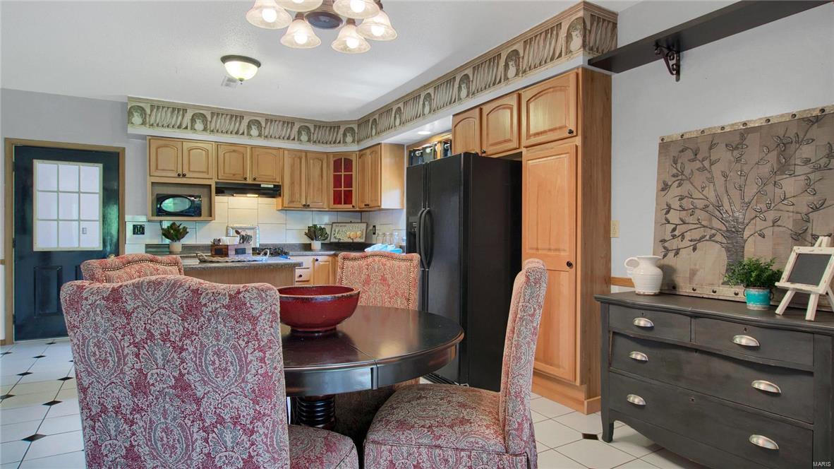 9379 Klondike Road Worden, IL 62097 - Photo 13 of 38