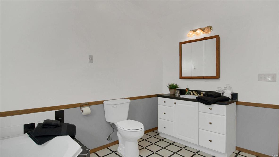 9379 Klondike Road Worden, IL 62097 - Photo 19 of 38