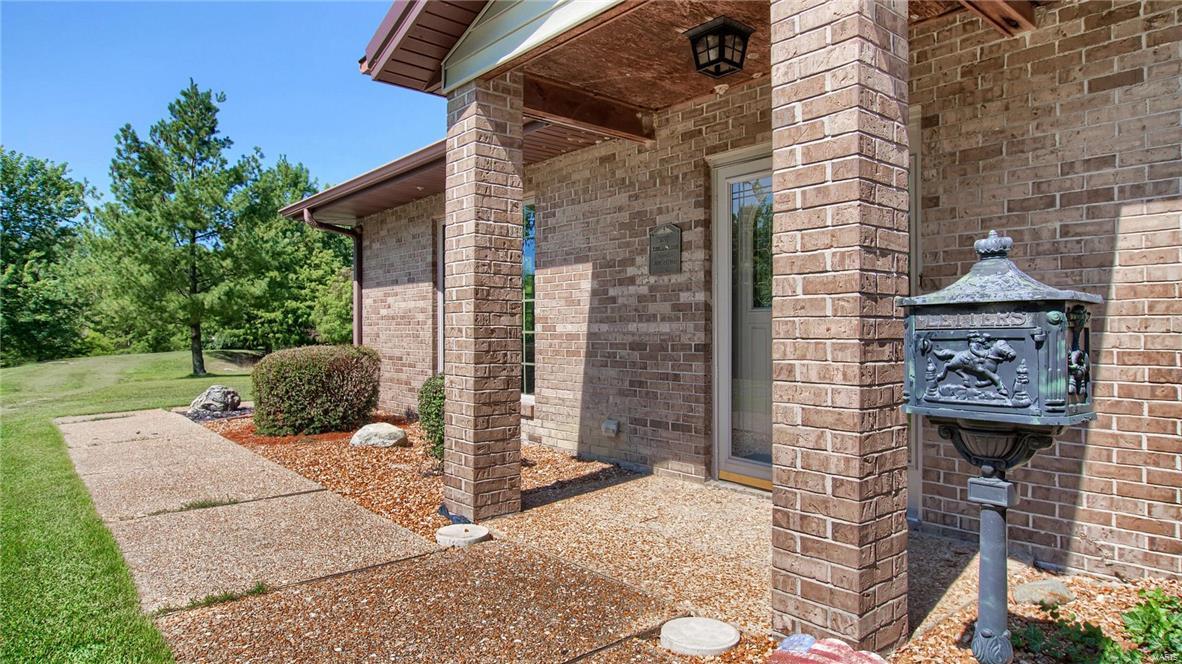 9379 Klondike Road Worden, IL 62097 - Photo 4 of 38
