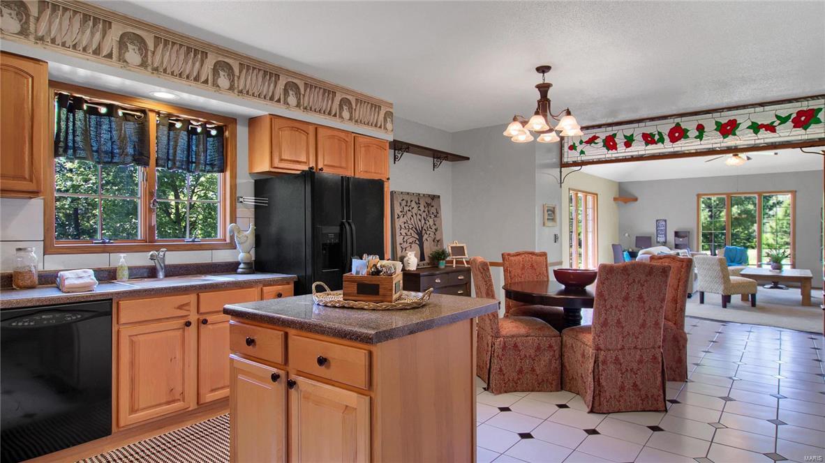 9379 Klondike Road Worden, IL 62097 - Photo 9 of 38