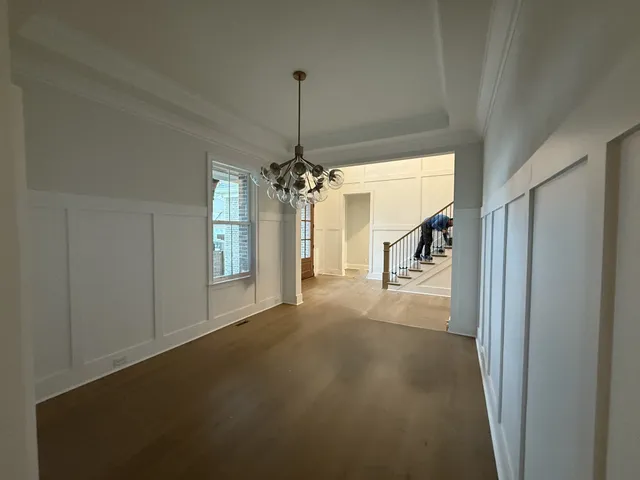 a view of yard with trees