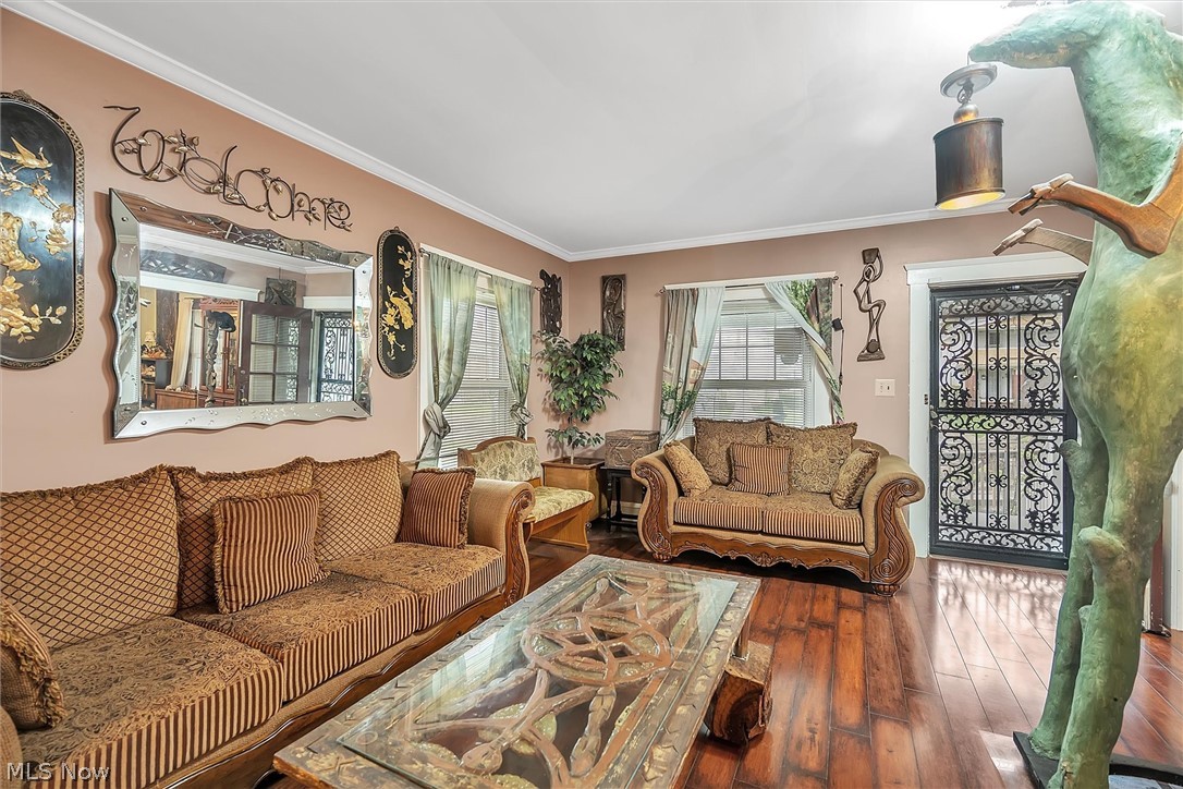 3553 Bosworth Road Cleveland, OH 44111 - Photo 9 of 32 Gallery Image 9
