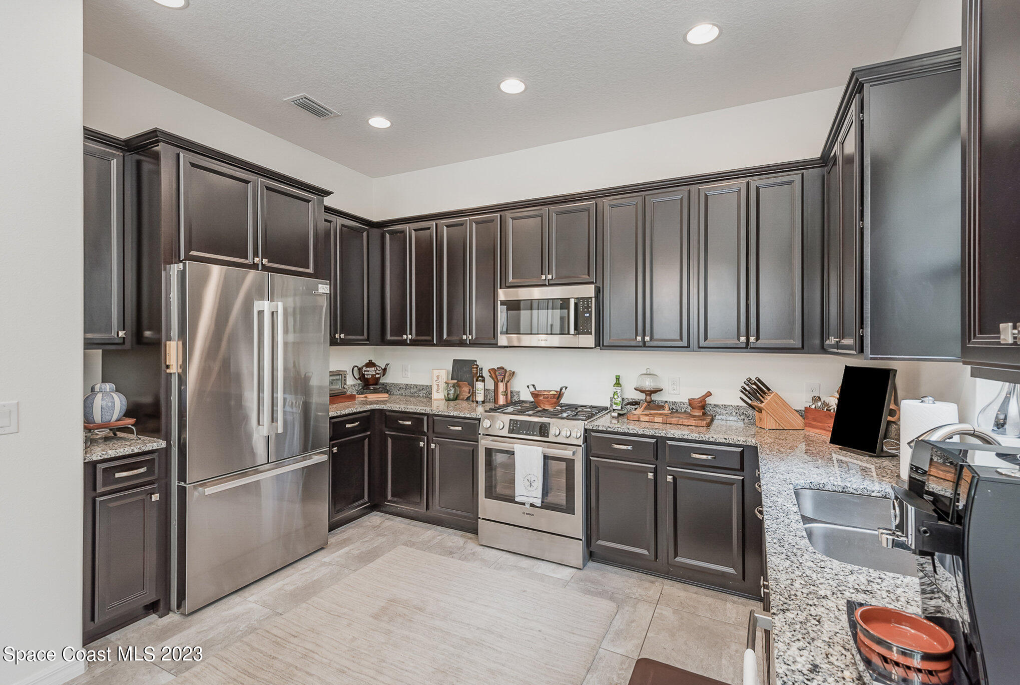 8830 Napolo Drive Melbourne, FL 32940 - Photo 6 of 38 012_dsc7973-edit