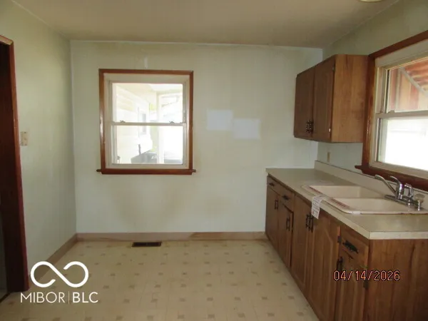 $90,000 | 904 Ellenhurst Drive, Anderson, IN 46012