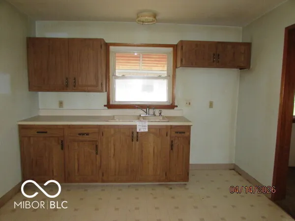 $90,000 | 904 Ellenhurst Drive, Anderson, IN 46012