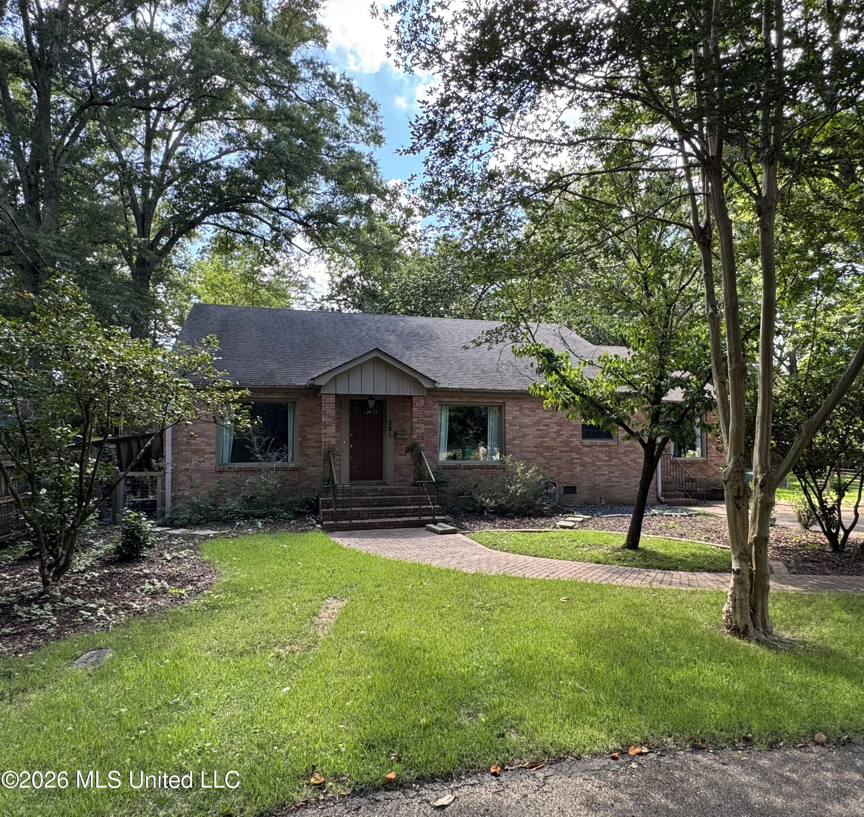 504 Becker Street Brookhaven, MS 39601 - Photo 1 of 34 FullSizeRender