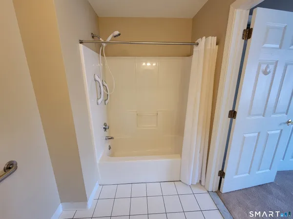 $249,900 | 75 Washington Avenue, Unit 5303, Hamden, CT 06518