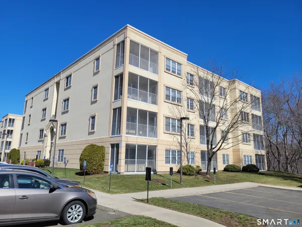 $249,900 | 75 Washington Avenue, Unit 5303, Hamden, CT 06518