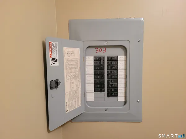 $249,900 | 75 Washington Avenue, Unit 5303, Hamden, CT 06518