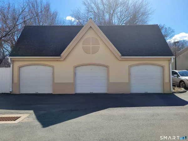 $249,900 | 75 Washington Avenue, Unit 5303, Hamden, CT 06518