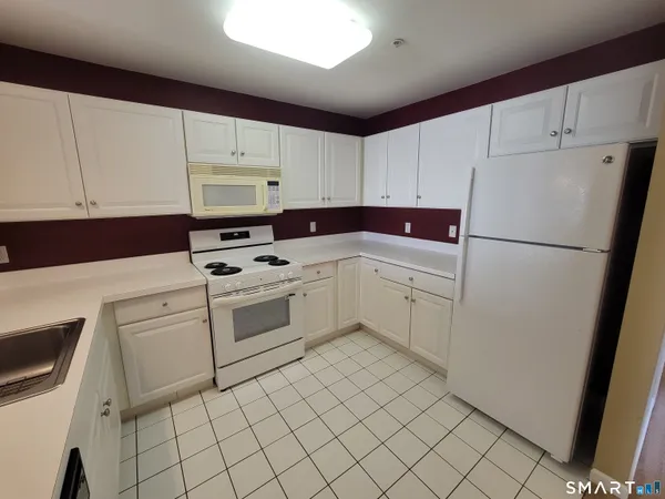 $249,900 | 75 Washington Avenue, Unit 5303, Hamden, CT 06518