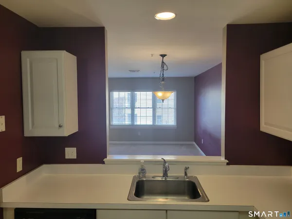 $249,900 | 75 Washington Avenue, Unit 5303, Hamden, CT 06518